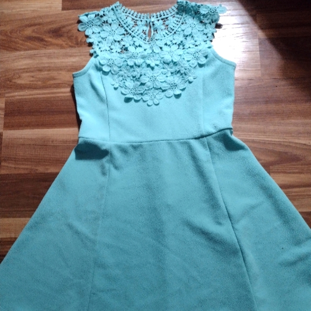 Girl's dress